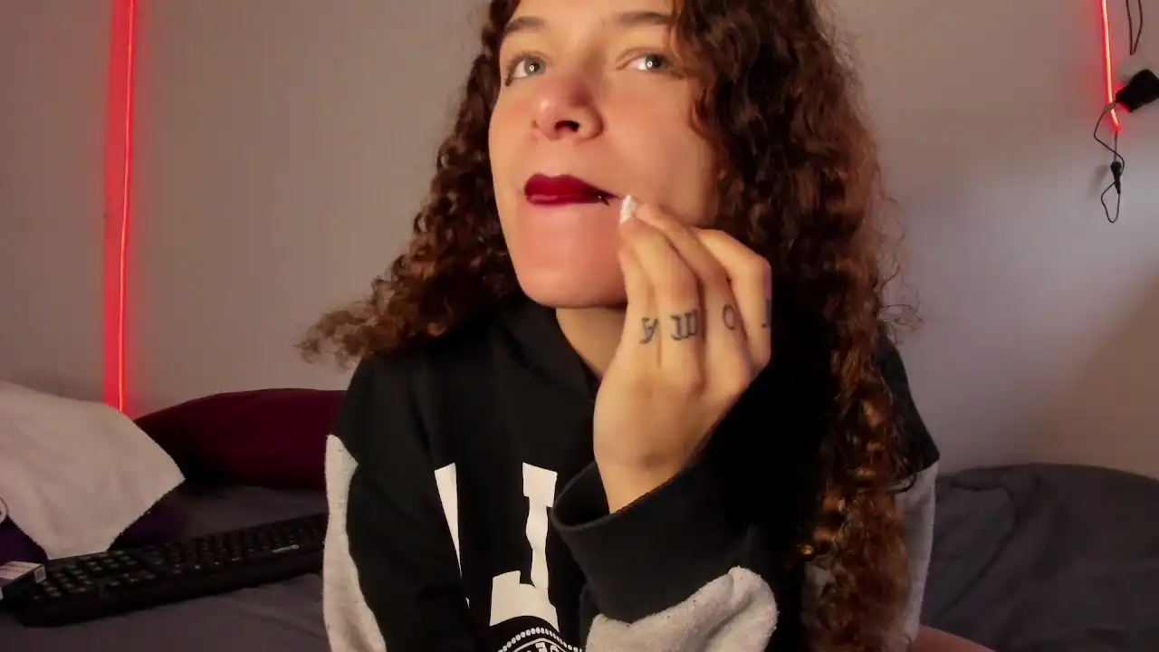 Wendybeckett – Xlovecam Record Video – 2025-01-08 03:10:27