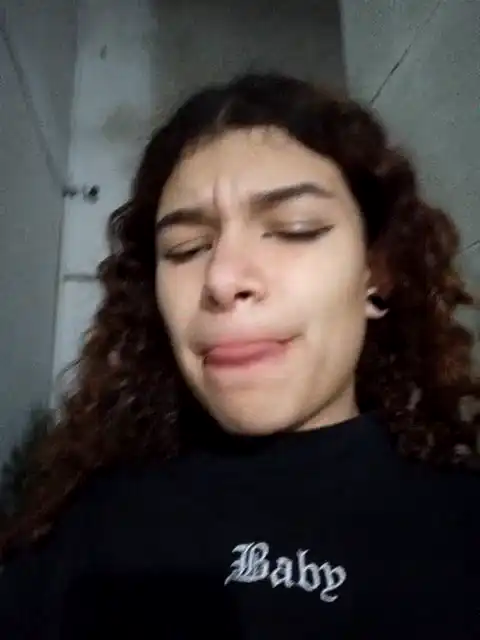 Wendybeckett – Xlovecam Record Video – 2025-07-18 19:15:11