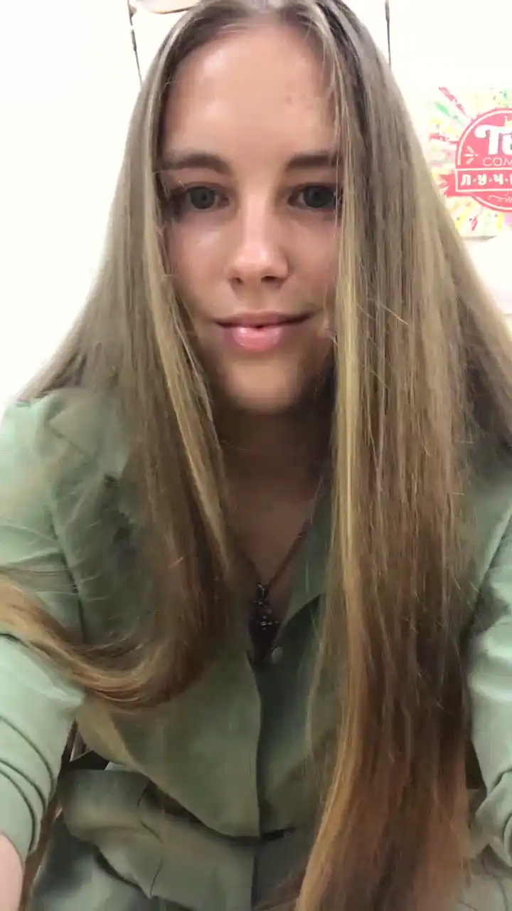 Dooris – Xlovecam Record Video – 2025-04-04 05:25:46