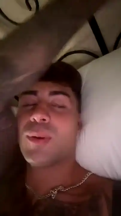 Fetiche18 – Amateur.tv Record Video – 2025-05-05 09:43:28