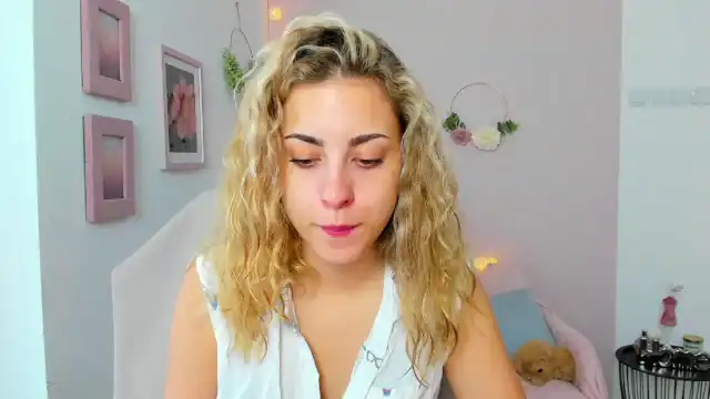 Gia_lopez18 – Myfreecams Record Video – 2025-04-27 16:09:07