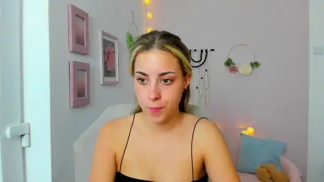 Gia_lopez18 – Myfreecams Record Video – 2025-10-03 09:15:28