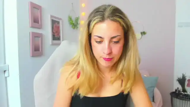 Gia_lopez18 – Myfreecams Record Video – 2025-04-29 17:36:36