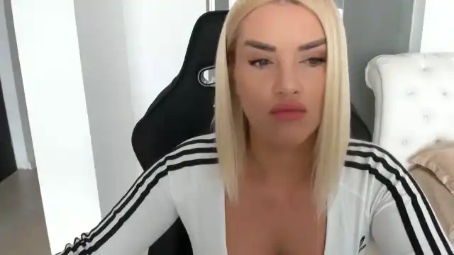 Allesia_ – Myfreecams Record Video – 2026-02-03 13:13:35