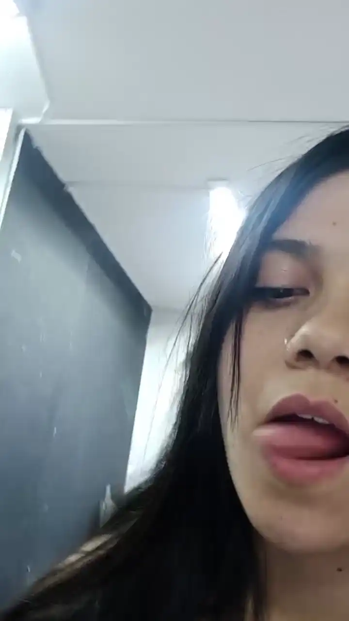 Sweet_scarlett_ – Cam4 Record Video – 2025-04-11 17:21:34