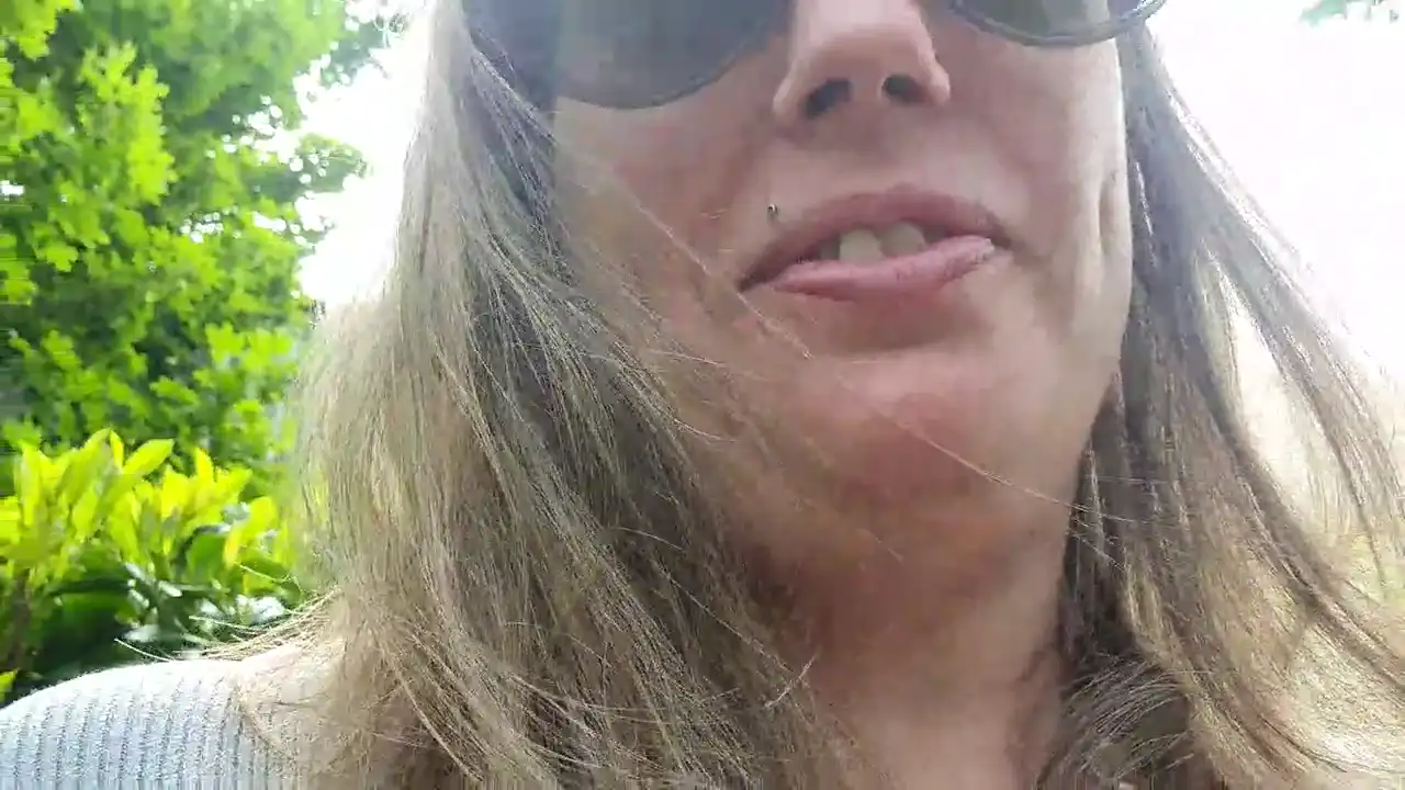 Misslilooo – Cam4 Record Video – 2025-12-15 04:46:01
