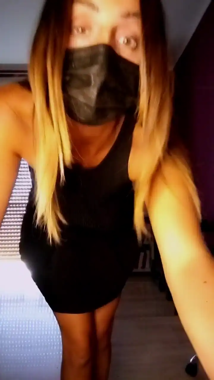 Akemy_room – Cam4 Record Video – 2025-01-26 01:18:13