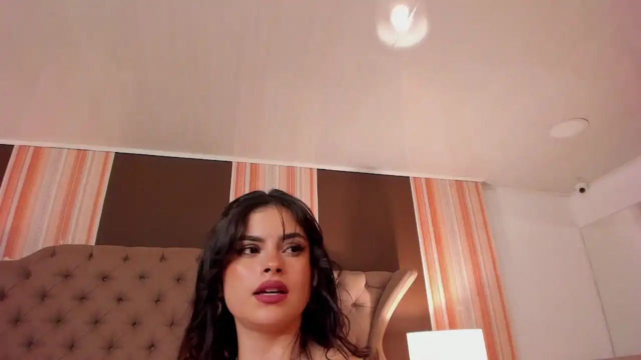 Isabellarouse – Xlovecam Record Video – 2025-05-18 07:48:28