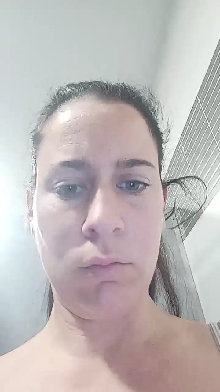Hedisa – Cam4 Record Video – 2025-05-04 07:52:46