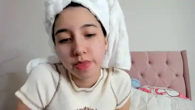 Cherrycute666 – Myfreecams Record Video – 2025-05-20 07:44:21
