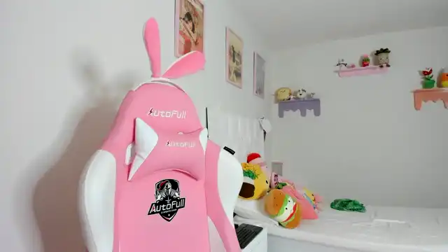 Cherrycute666 – Myfreecams Record Video – 2025-06-15 19:31:31